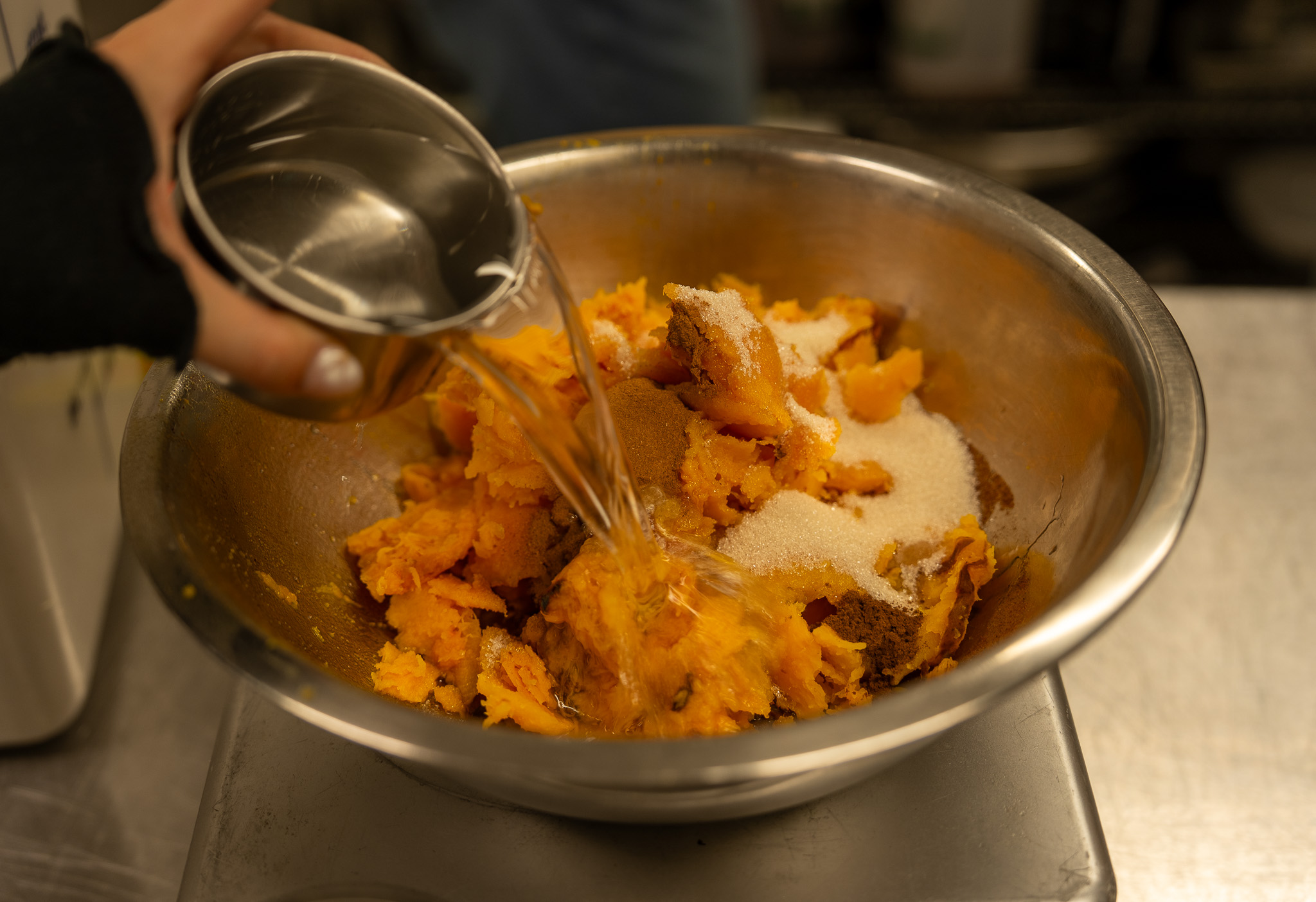 squash butter making